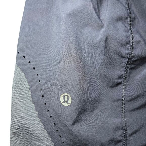 Lululemon Smooth Stride Short 3.5" - Gray - Picture 4 of 9
